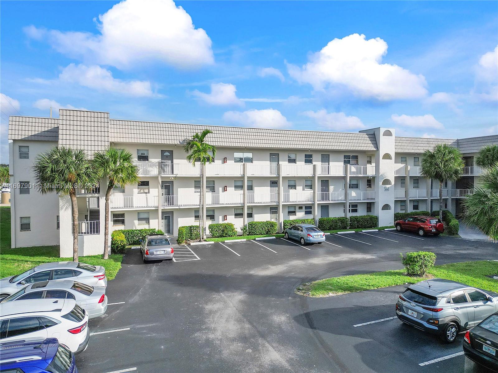 8590 Sunrise Lakes Blvd Unit: 303