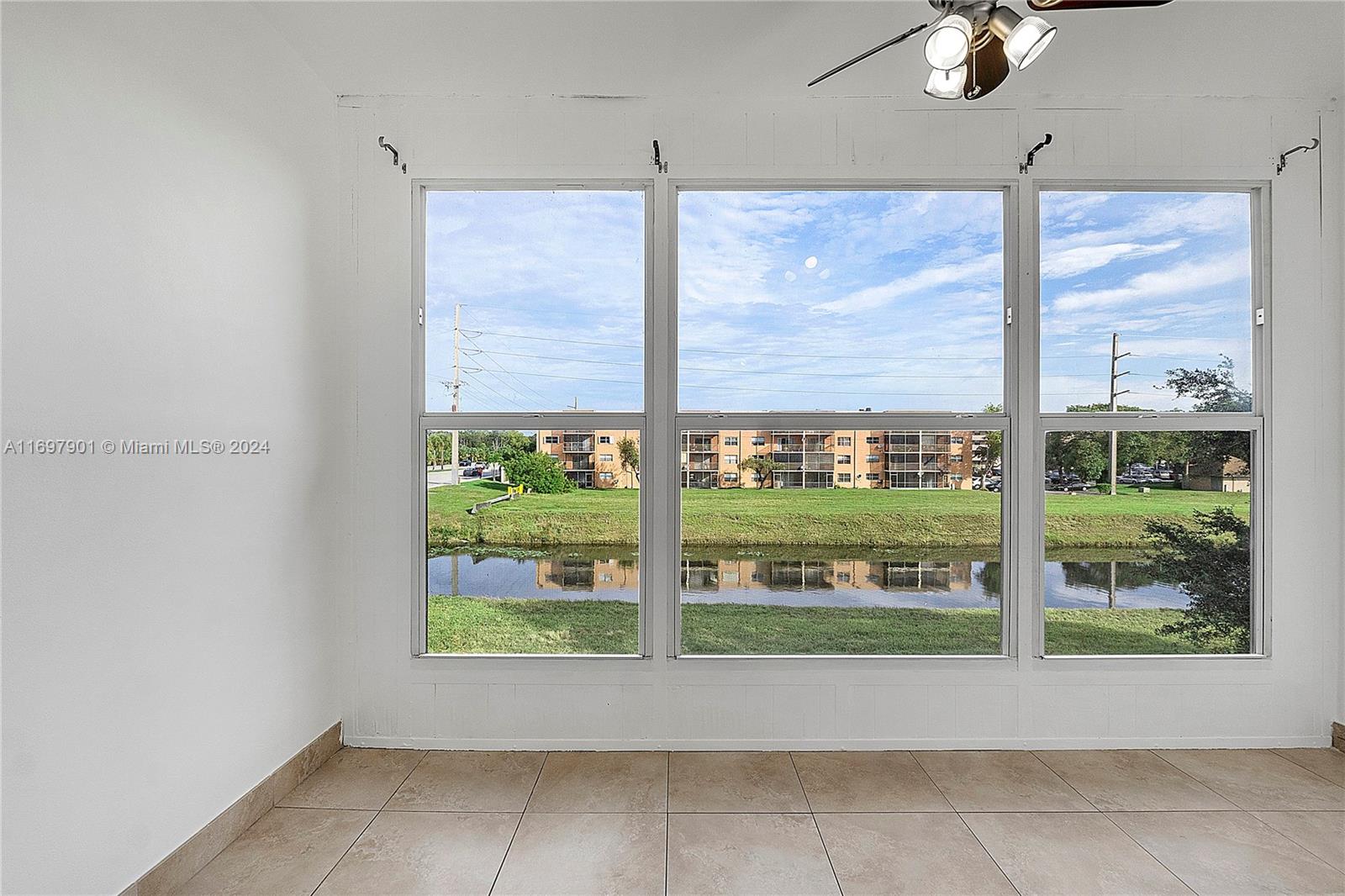 8590 Sunrise Lakes Blvd Unit: 303