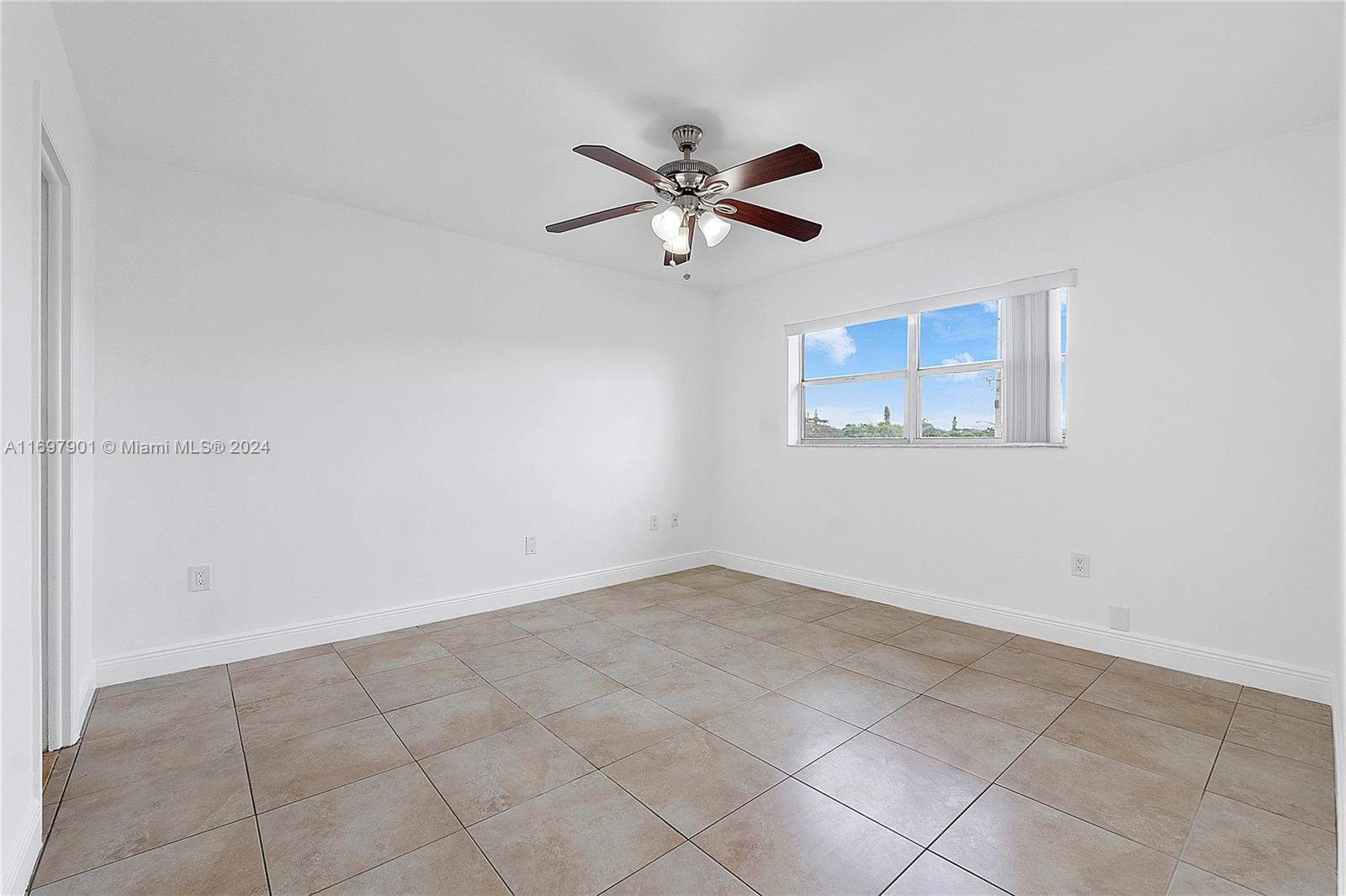 8590 Sunrise Lakes Blvd Unit: 303
