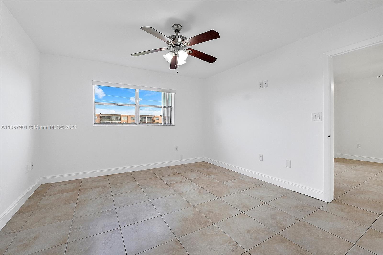 8590 Sunrise Lakes Blvd Unit: 303