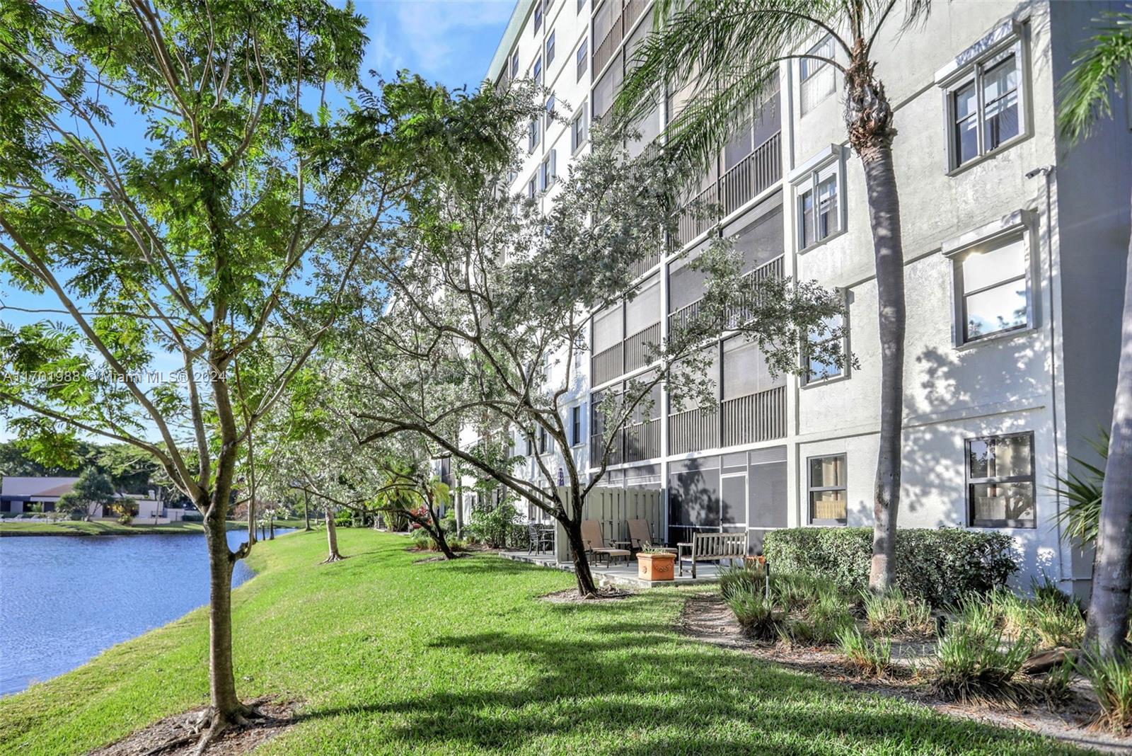 2334 S Cypress Bend Dr # 107