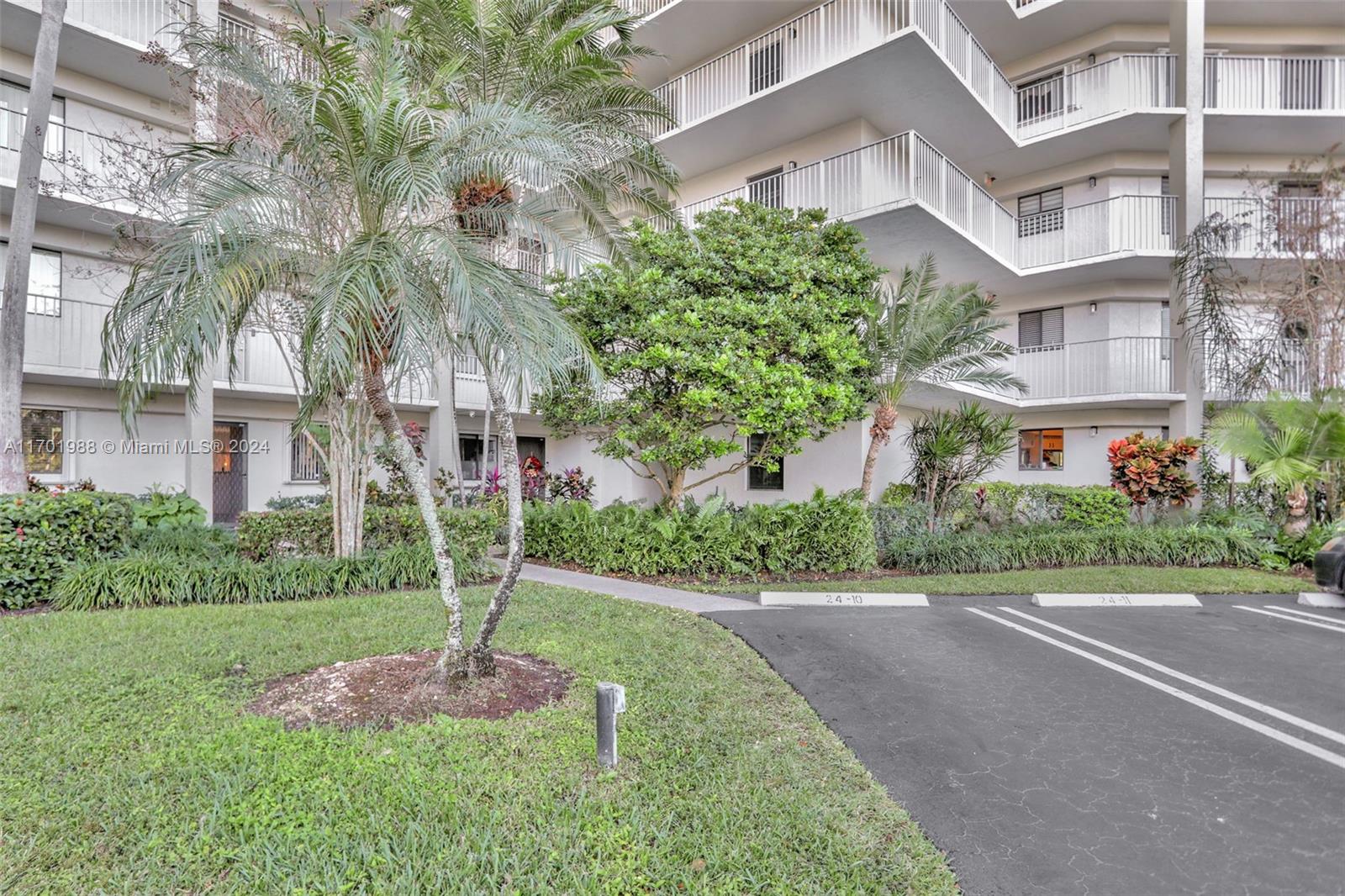 2334 S Cypress Bend Dr # 107