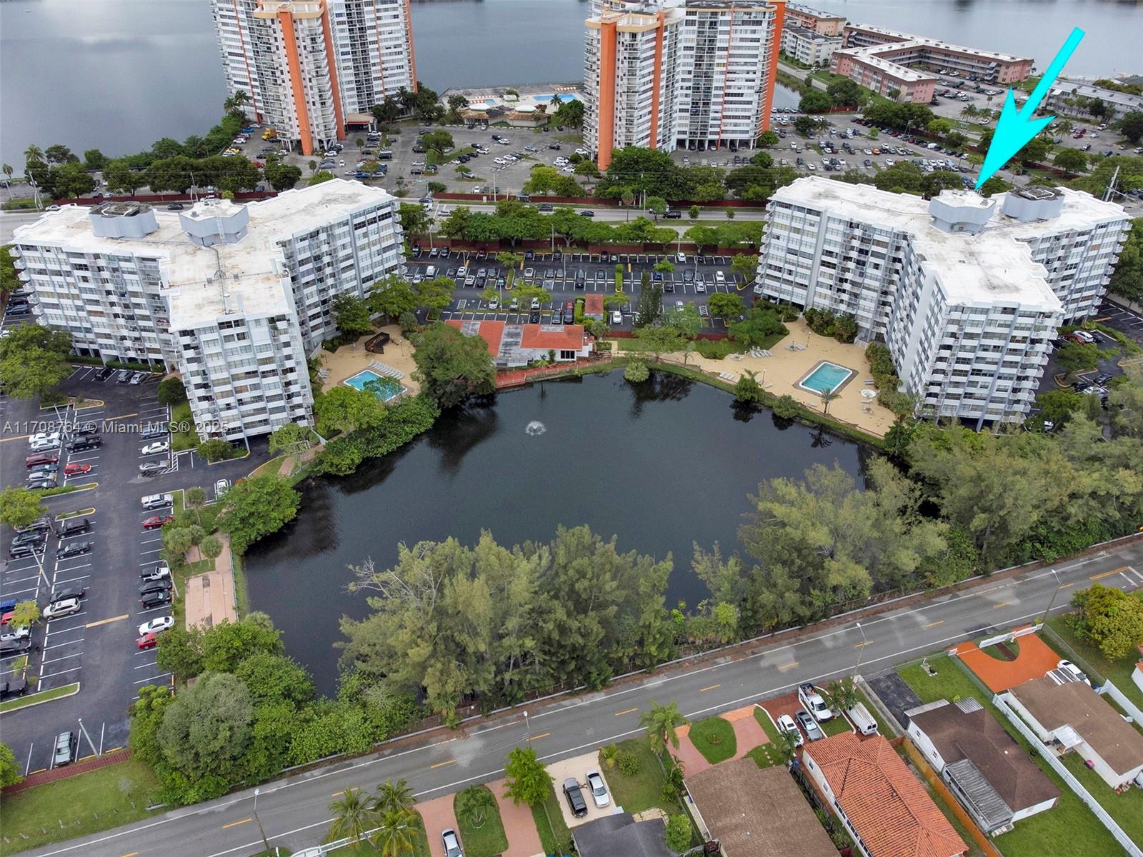 1300 NE Miami Gardens Dr Unit: 1010E