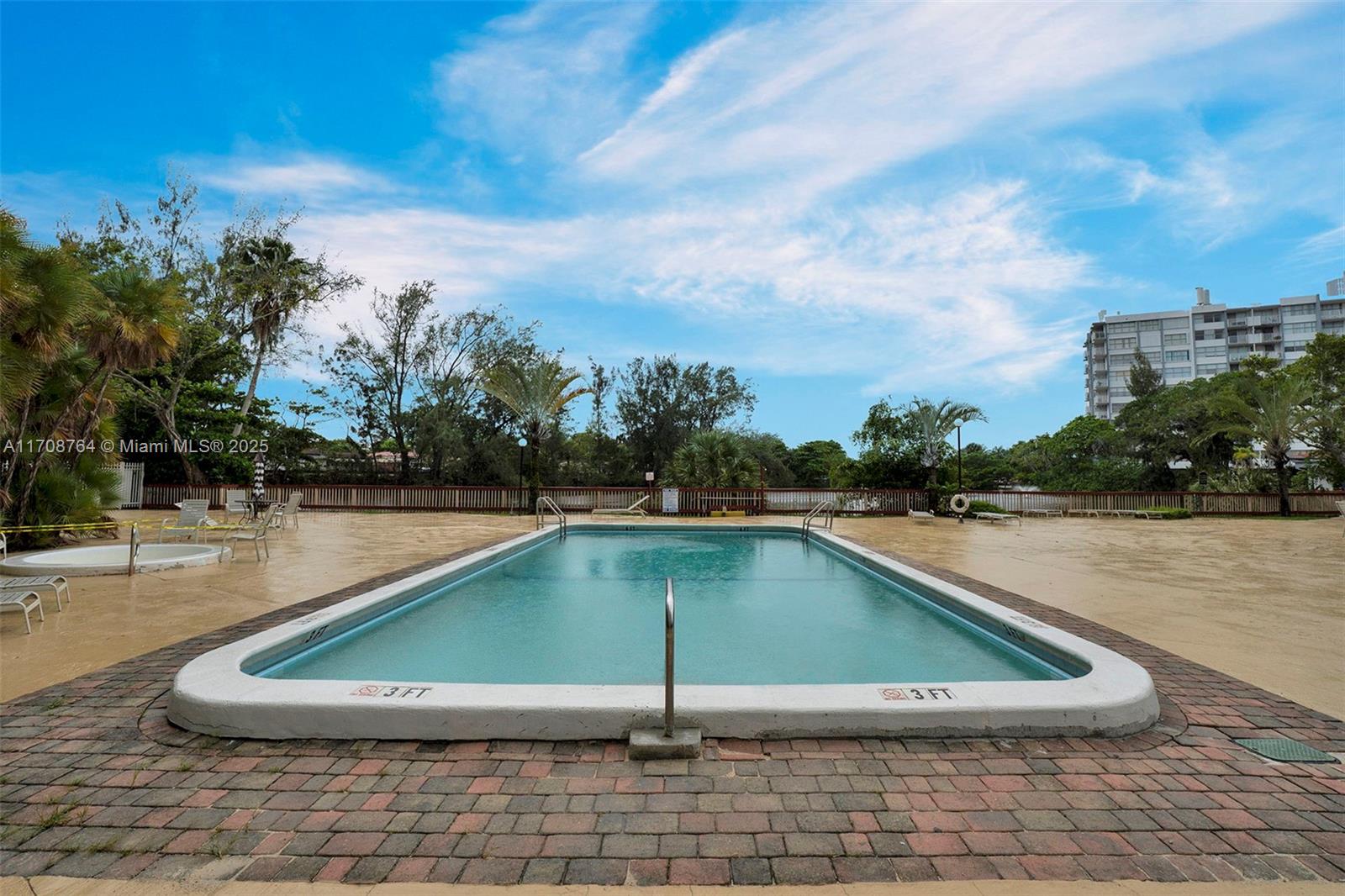 1300 NE Miami Gardens Dr Unit: 1010E