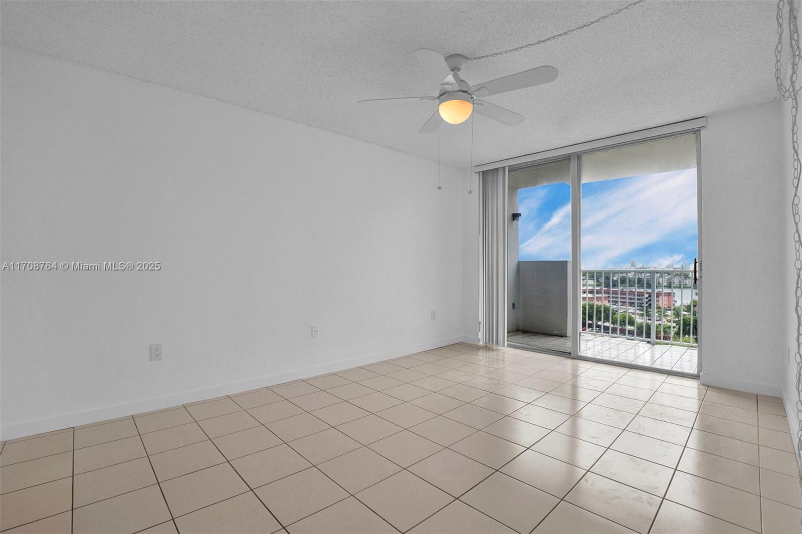 1300 NE Miami Gardens Dr Unit: 1010E