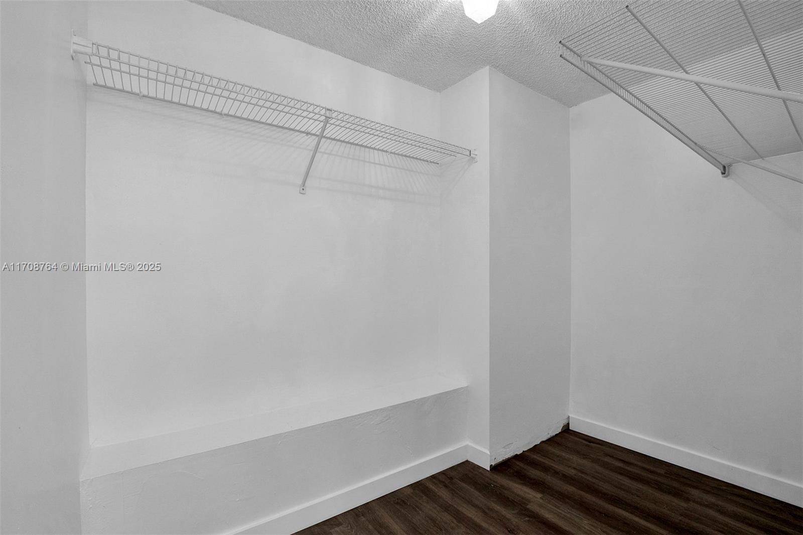 1300 NE Miami Gardens Dr Unit: 1010E