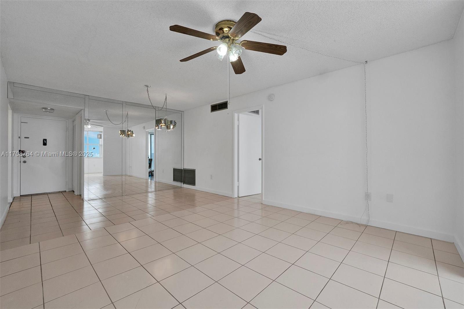 1300 NE Miami Gardens Dr Unit: 1010E