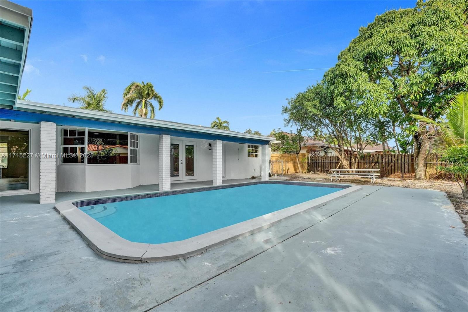 4330 NW 7th Ct
