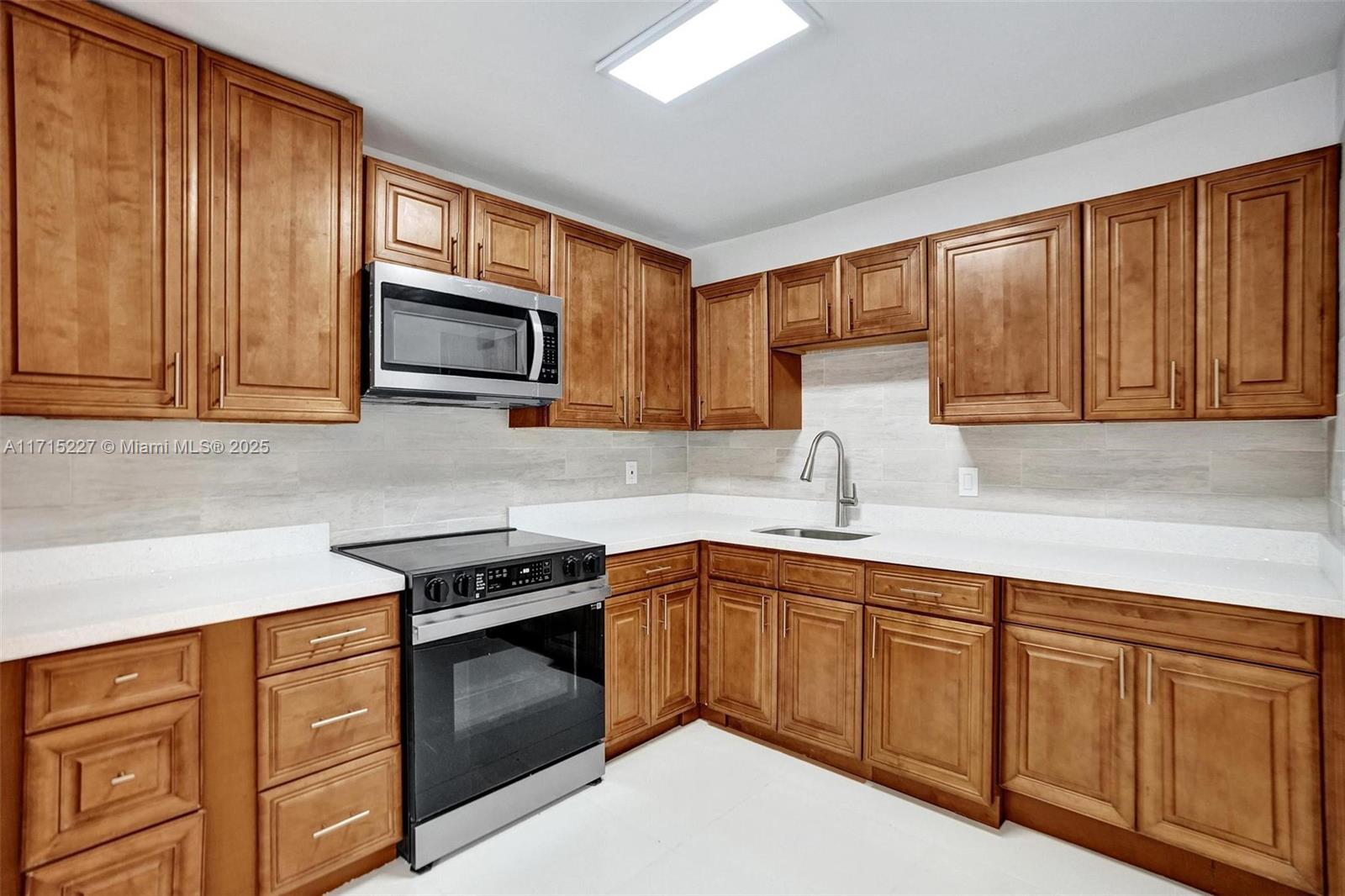 4330 NW 7th Ct