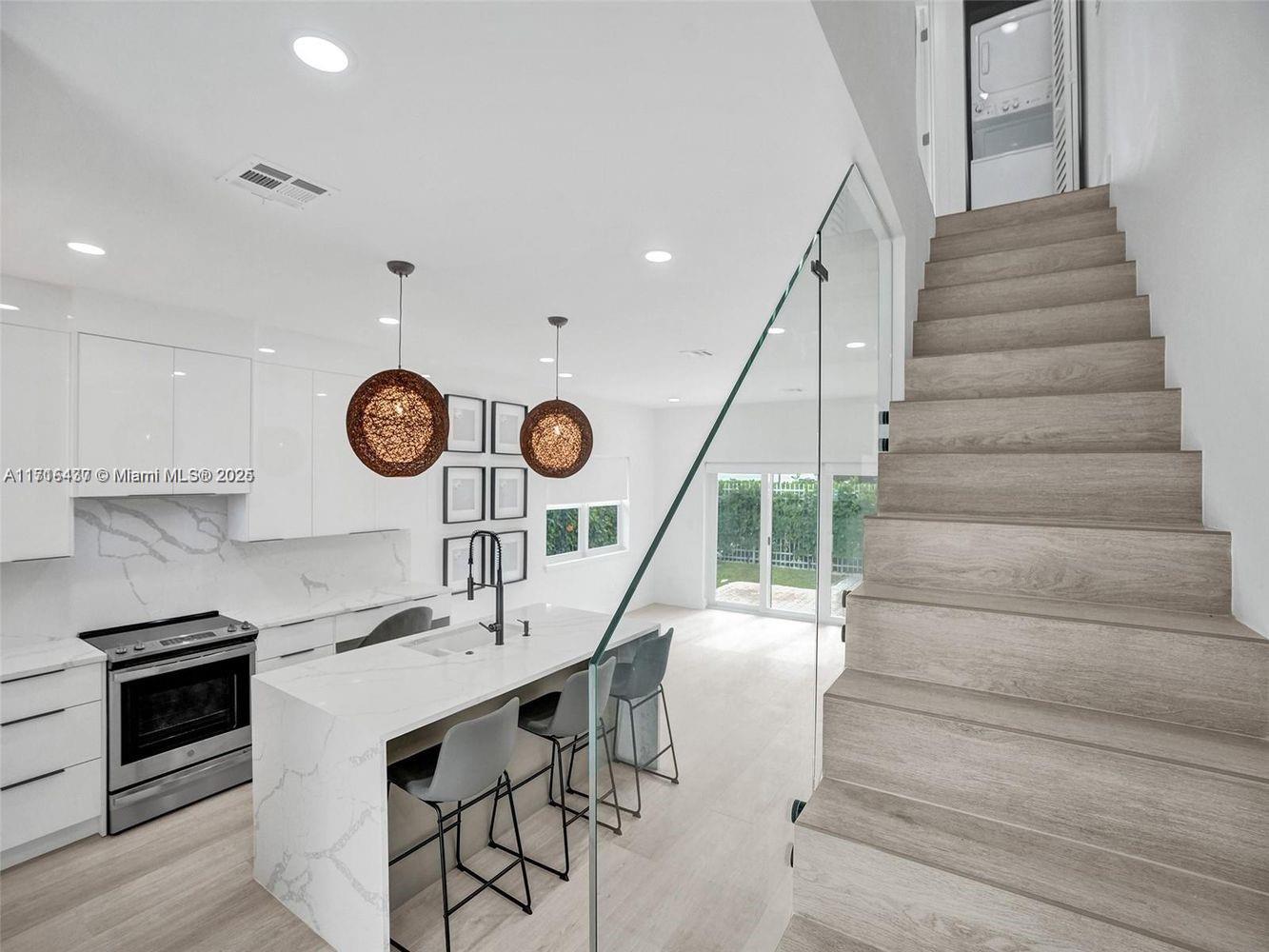 835 NE 19th Ave # 6