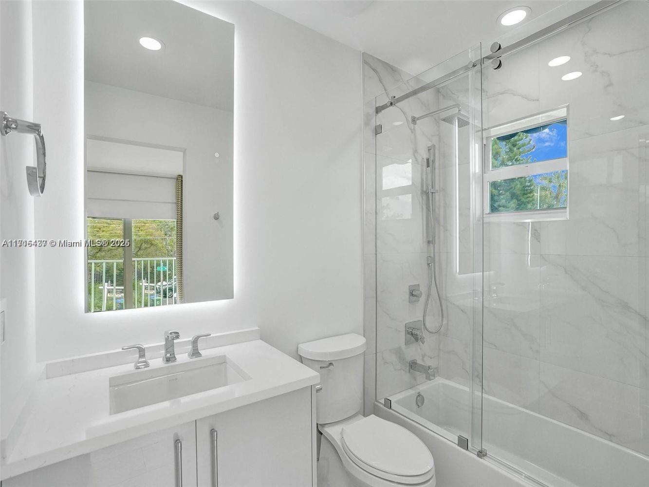 835 NE 19th Ave # 6