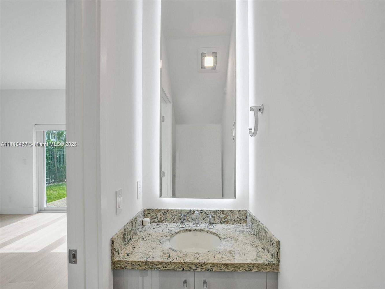 835 NE 19th Ave # 6