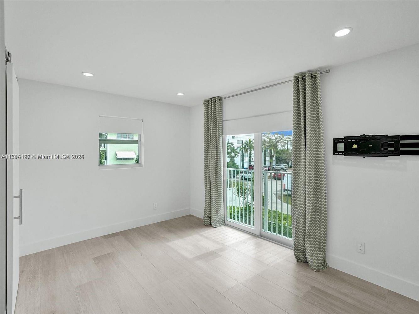 835 NE 19th Ave # 6