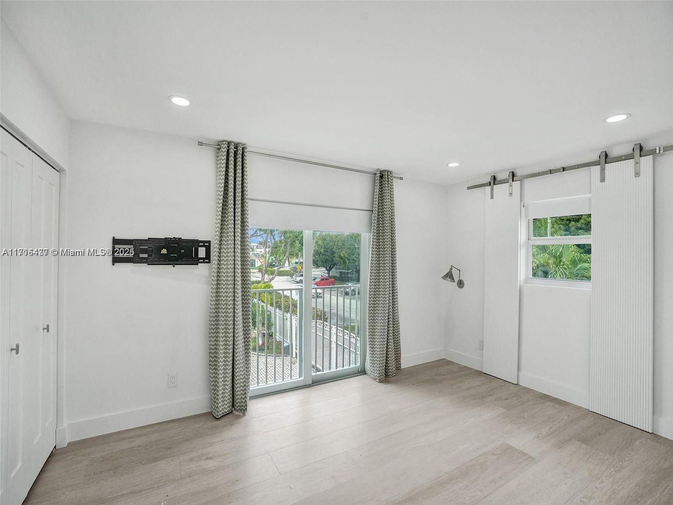 835 NE 19th Ave # 6