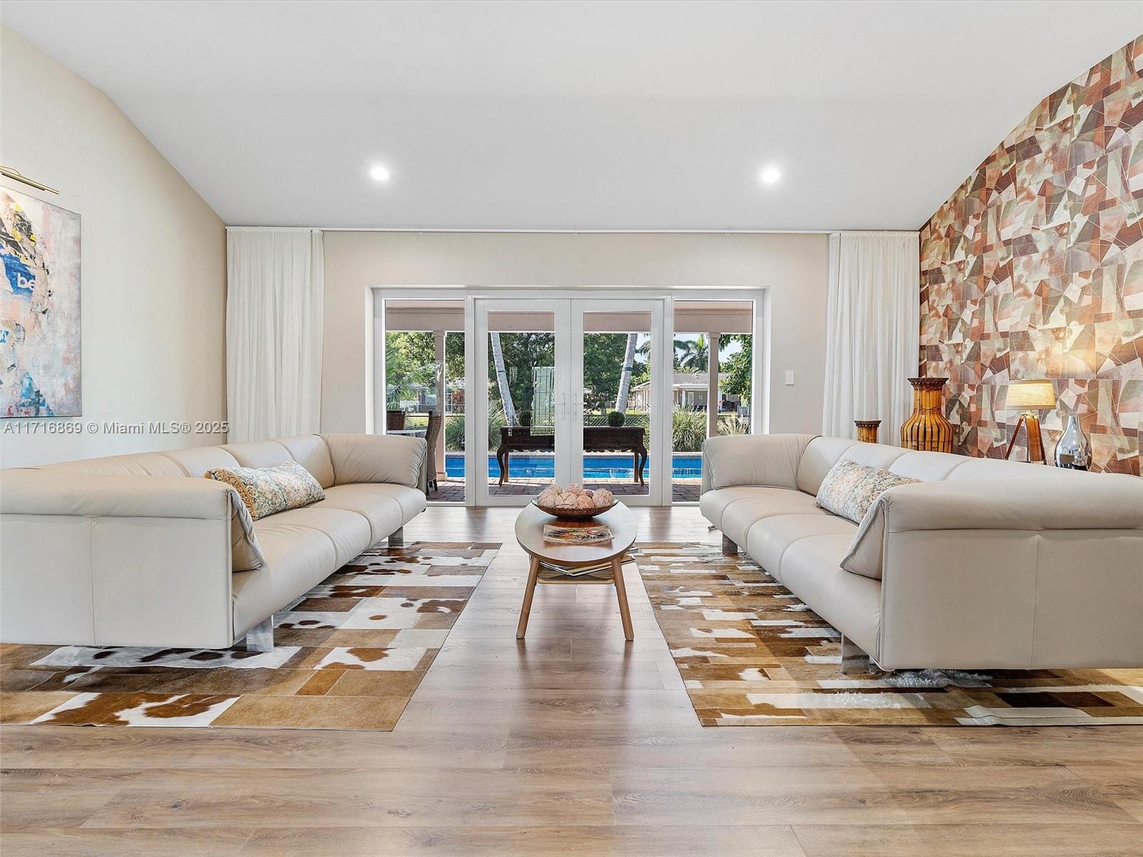 801 W Tropical Way