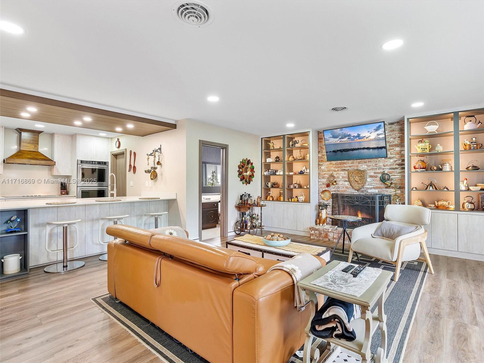 801 W Tropical Way