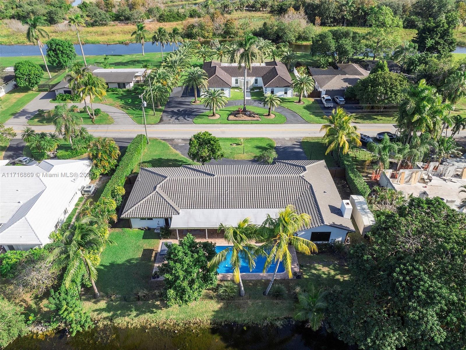801 W Tropical Way