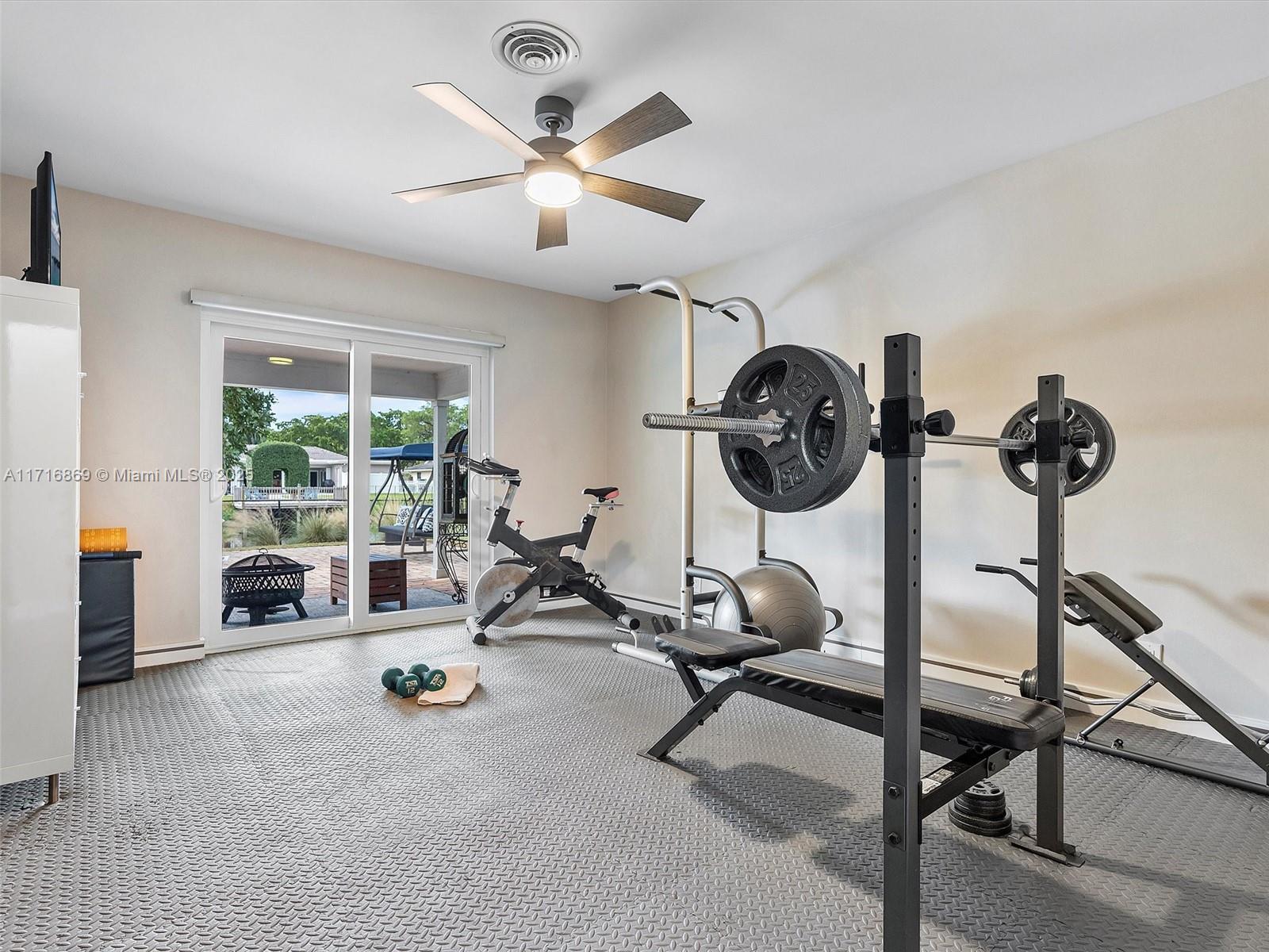 801 W Tropical Way