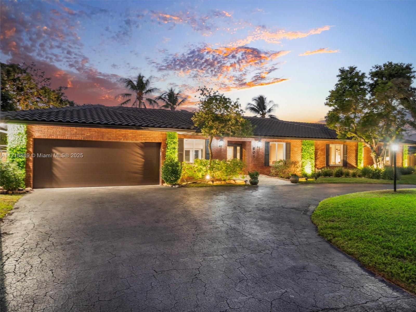 801 W Tropical Way