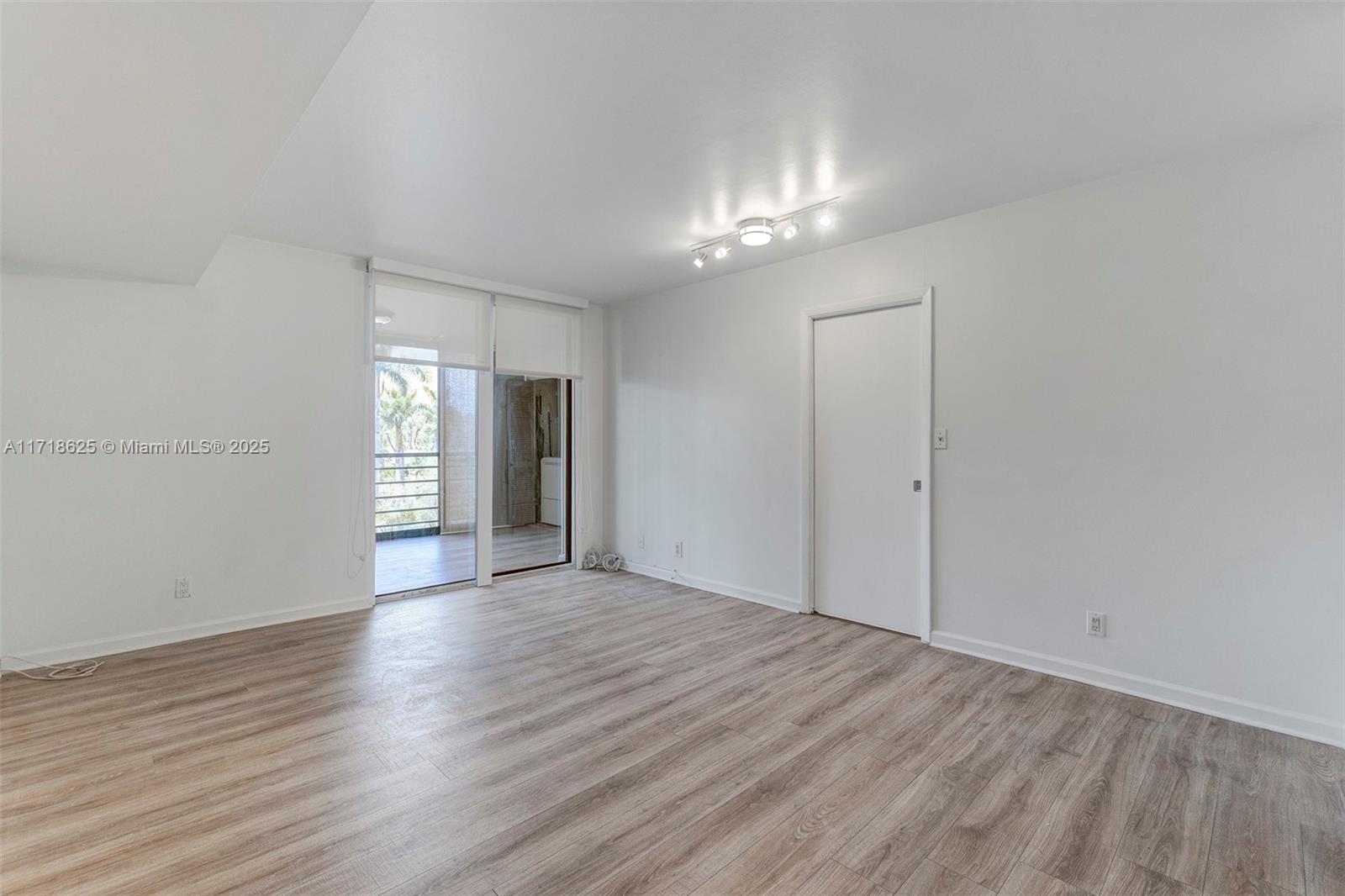 20401 NE 30th Ave # 8 Unit: 414-8