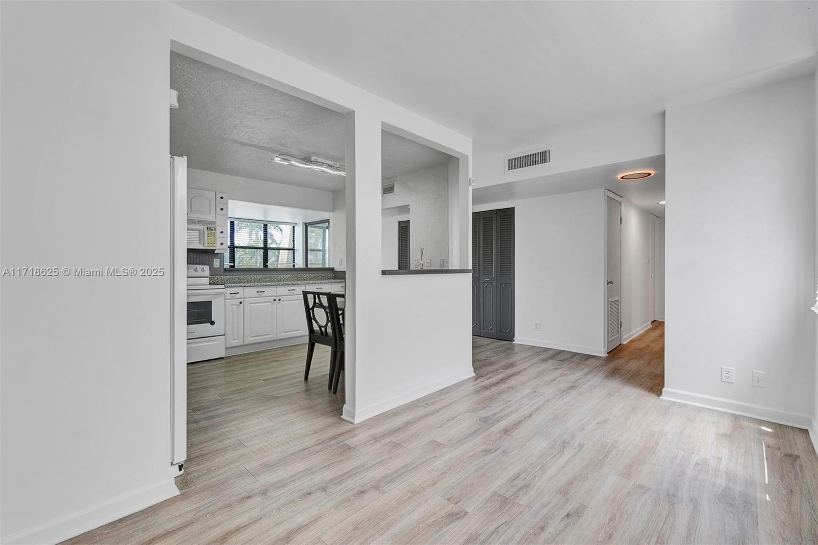 20401 NE 30th Ave # 8 Unit: 414-8