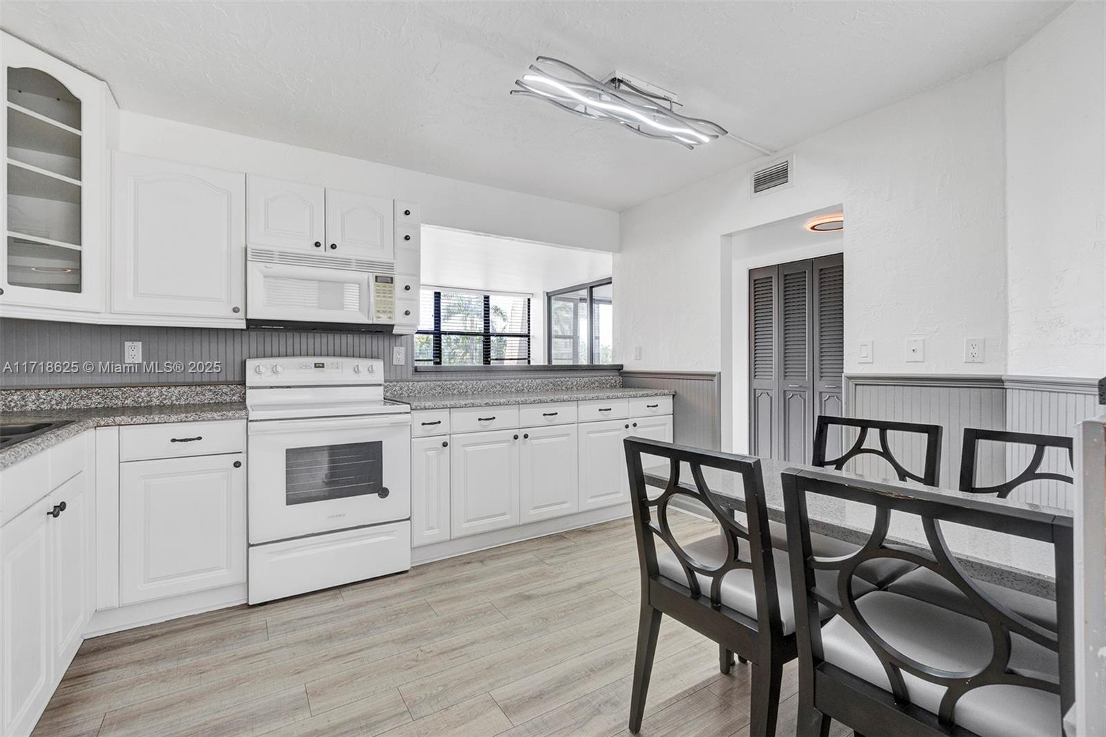 20401 NE 30th Ave # 8 Unit: 414-8