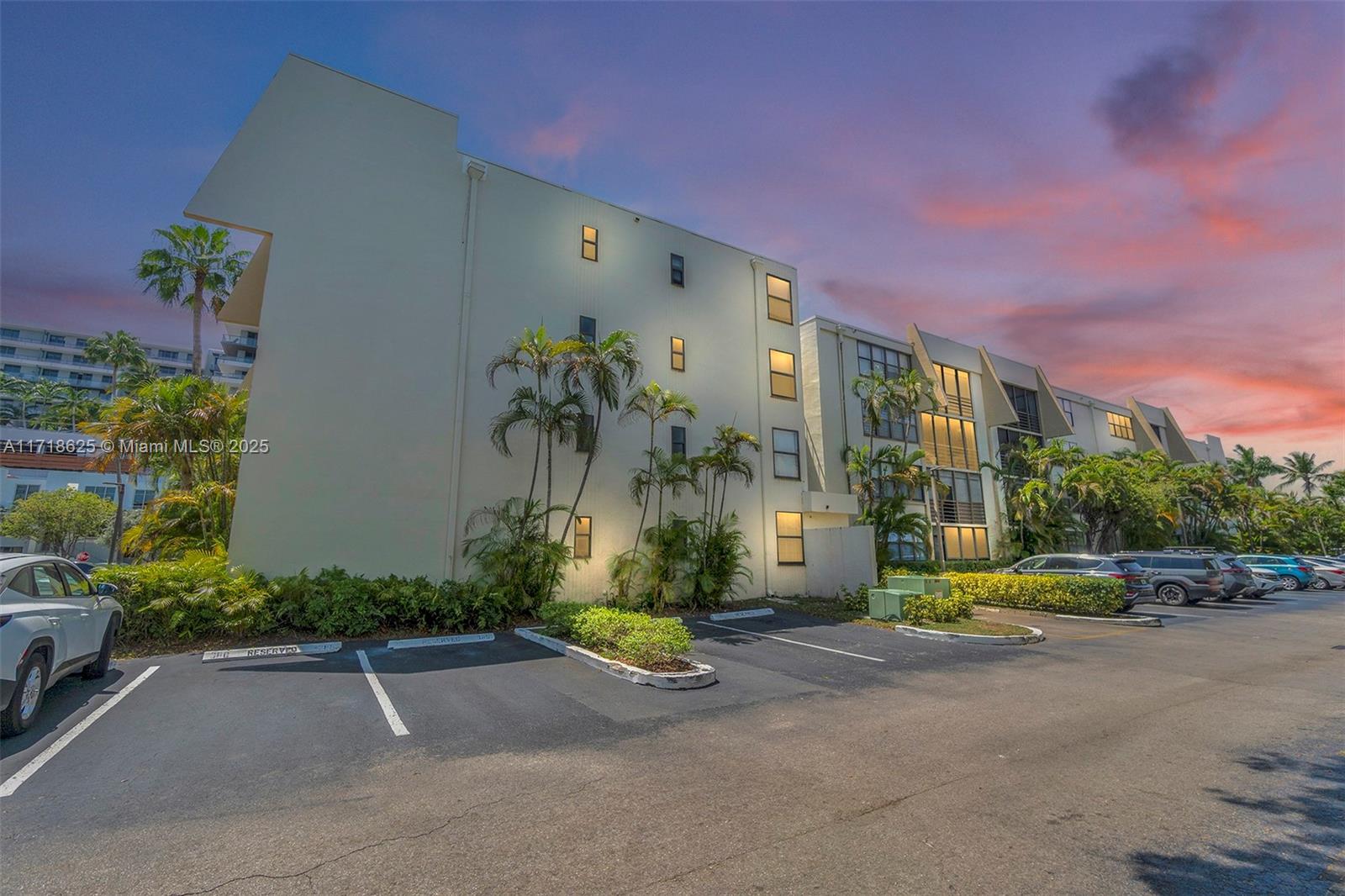 20401 NE 30th Ave # 8 Unit: 414-8