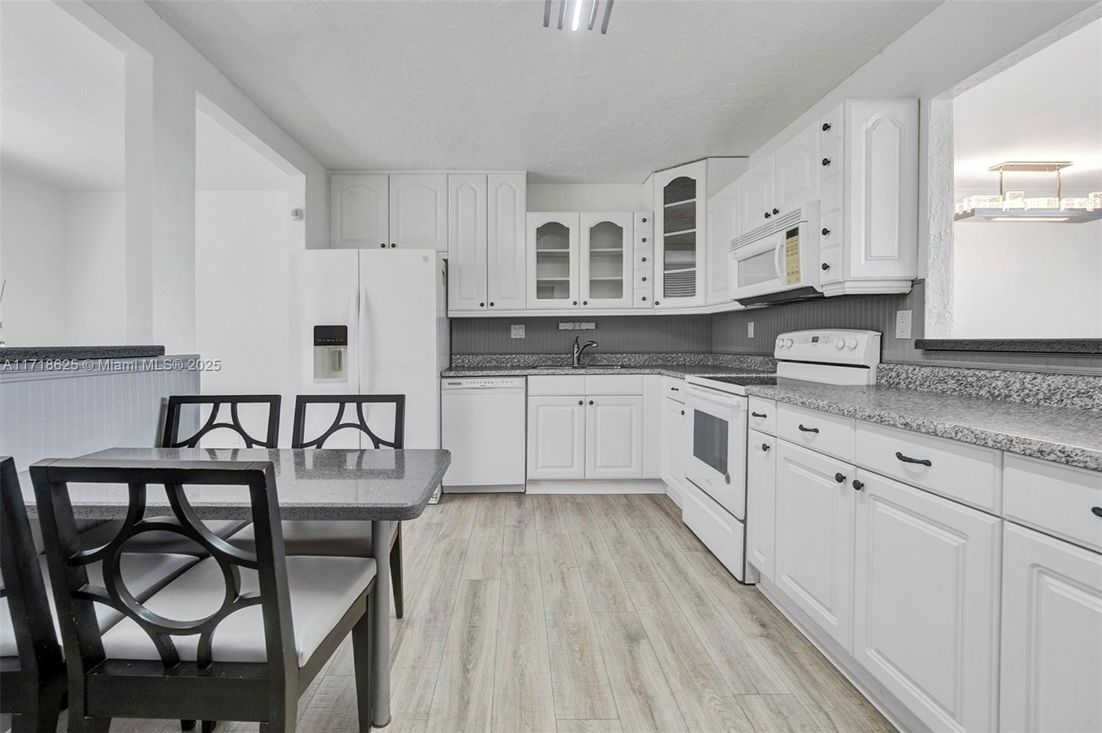 20401 NE 30th Ave # 8 Unit: 414-8