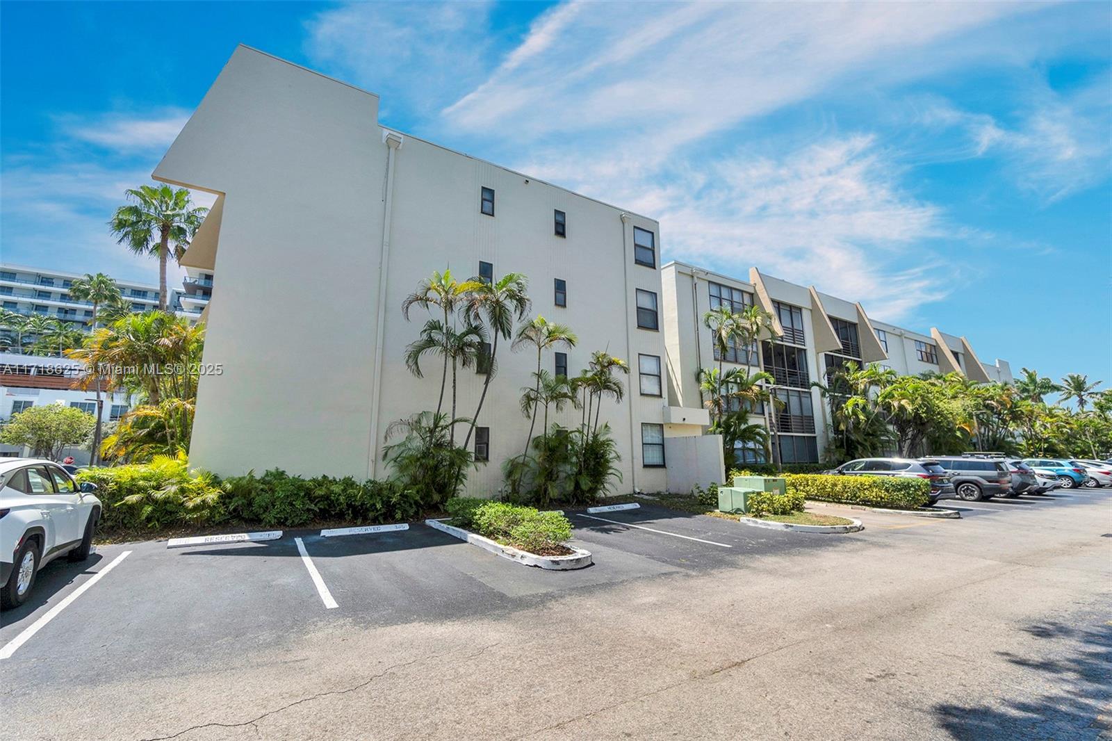 20401 NE 30th Ave # 8 Unit: 414-8