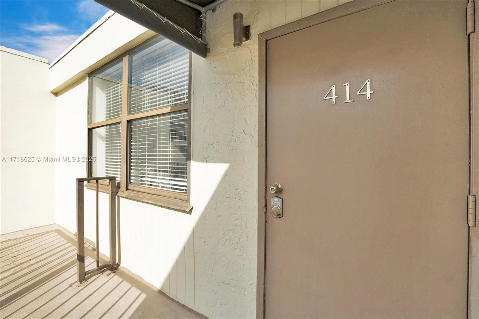 20401 NE 30th Ave # 8 Unit: 414-8