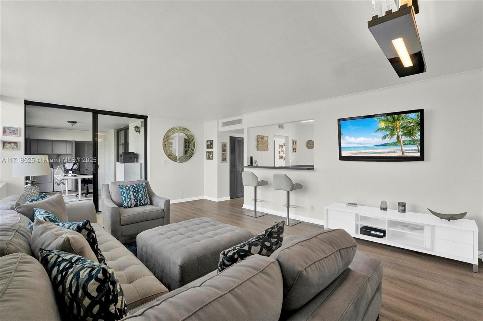 20401 NE 30th Ave # 8 Unit: 414-8