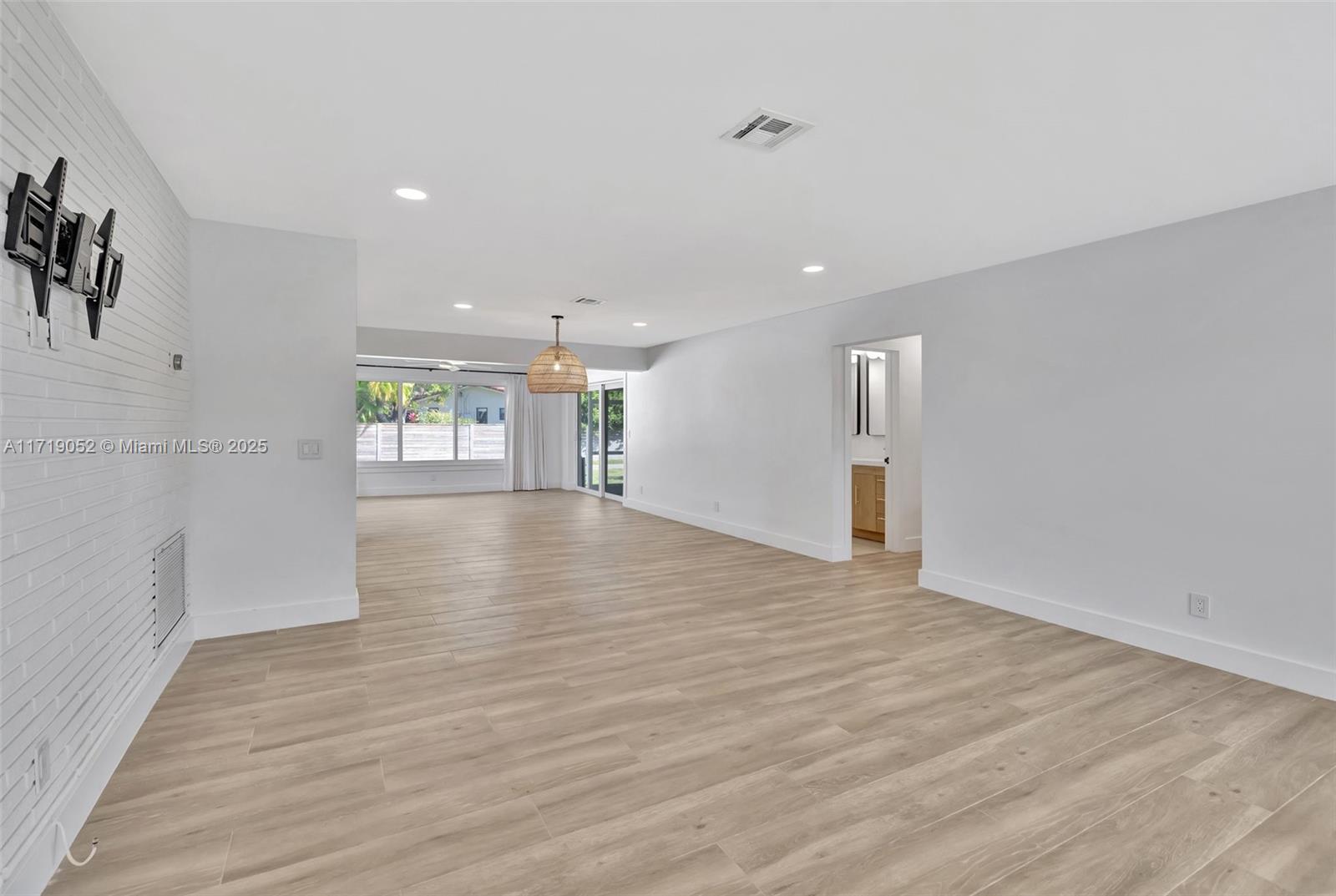 919 S 13th Ave