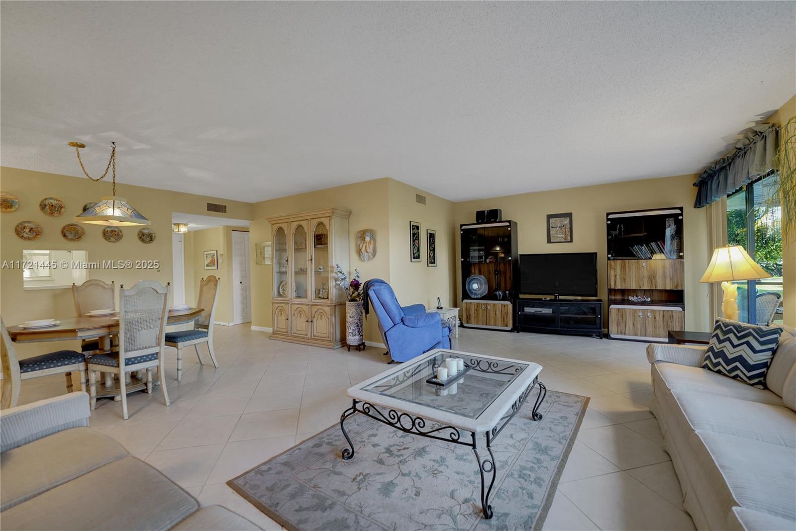 8931 N New River Canal Rd # 1C