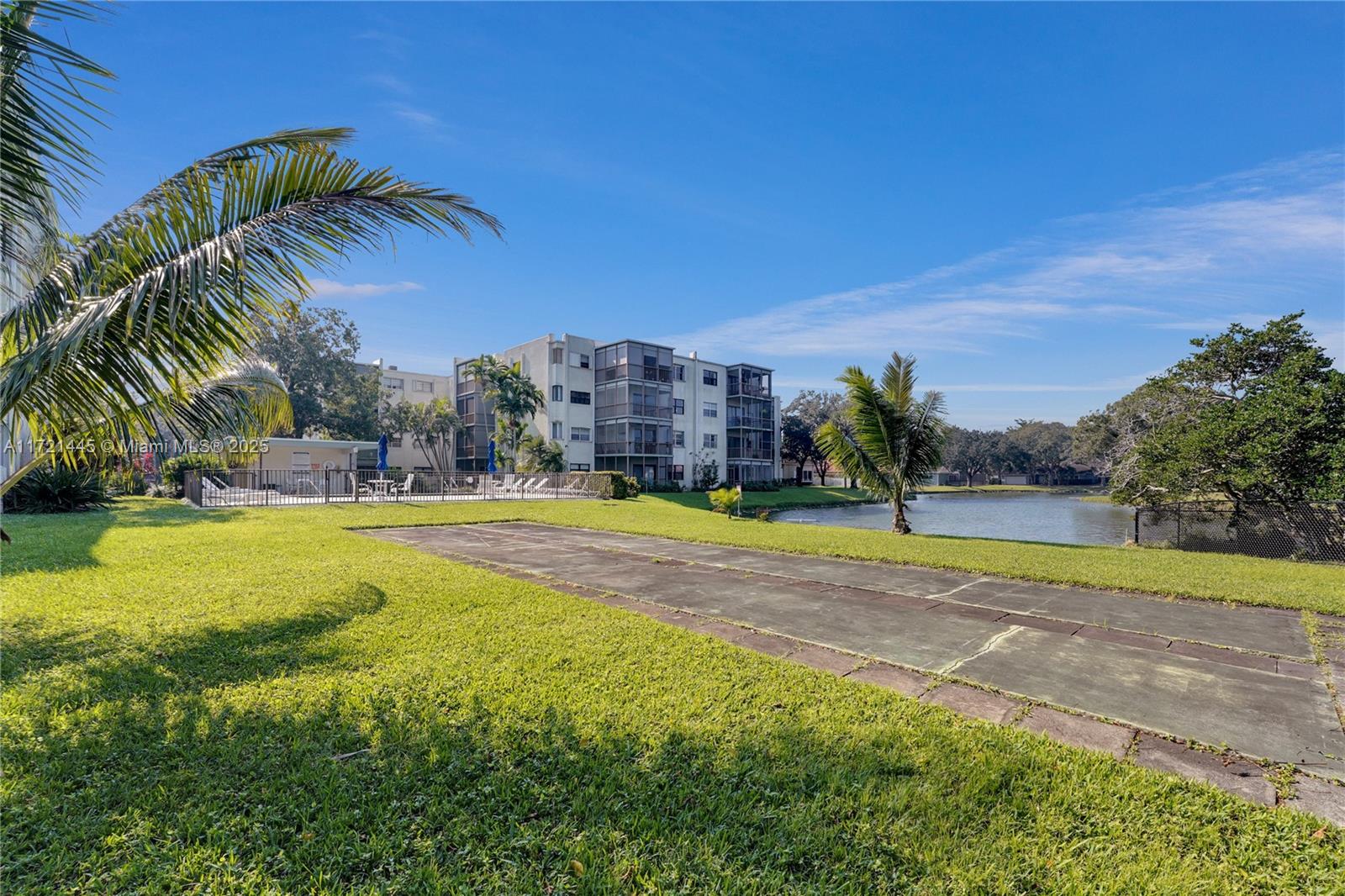 8931 N New River Canal Rd # 1C