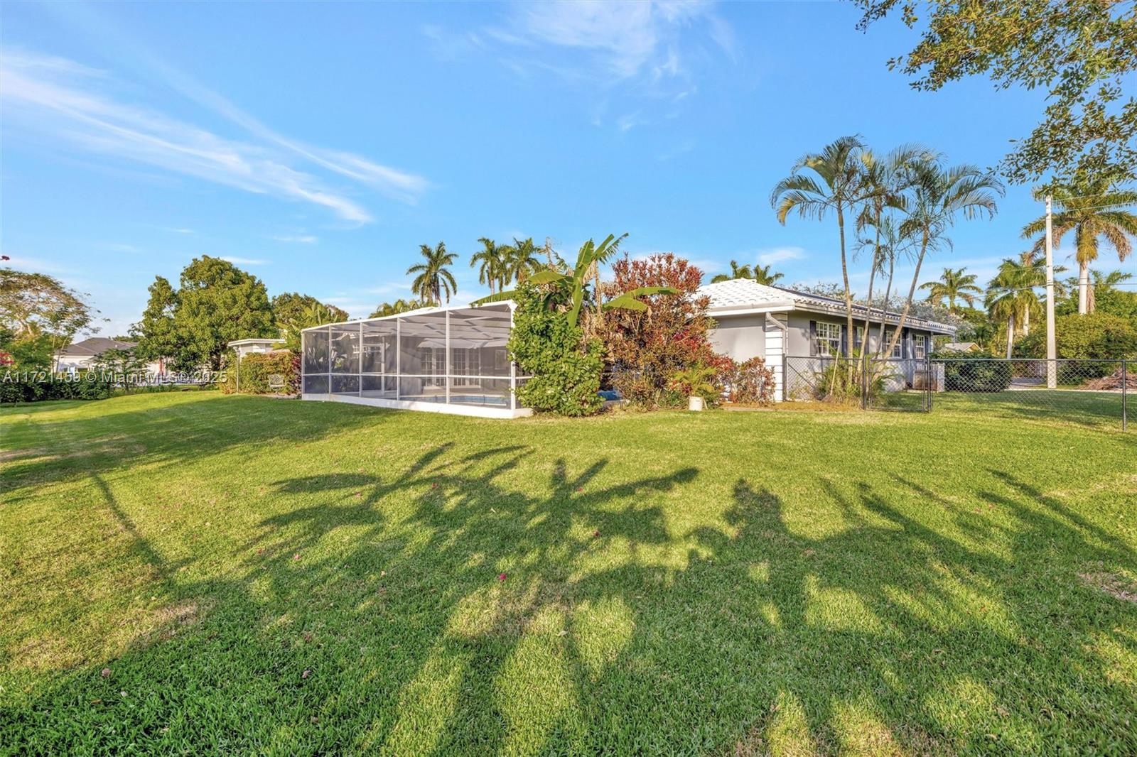641 E Tropical Way