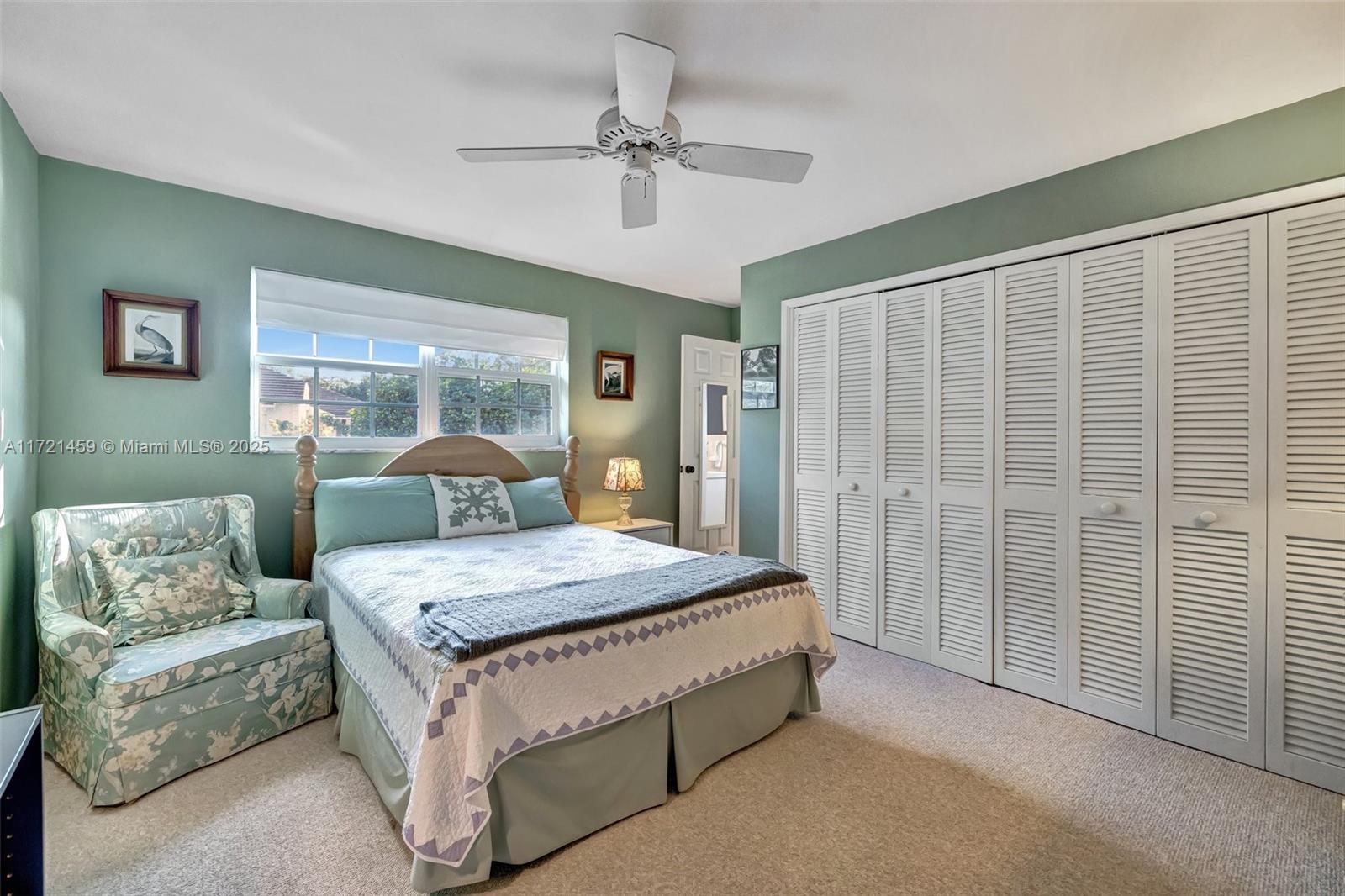 641 E Tropical Way