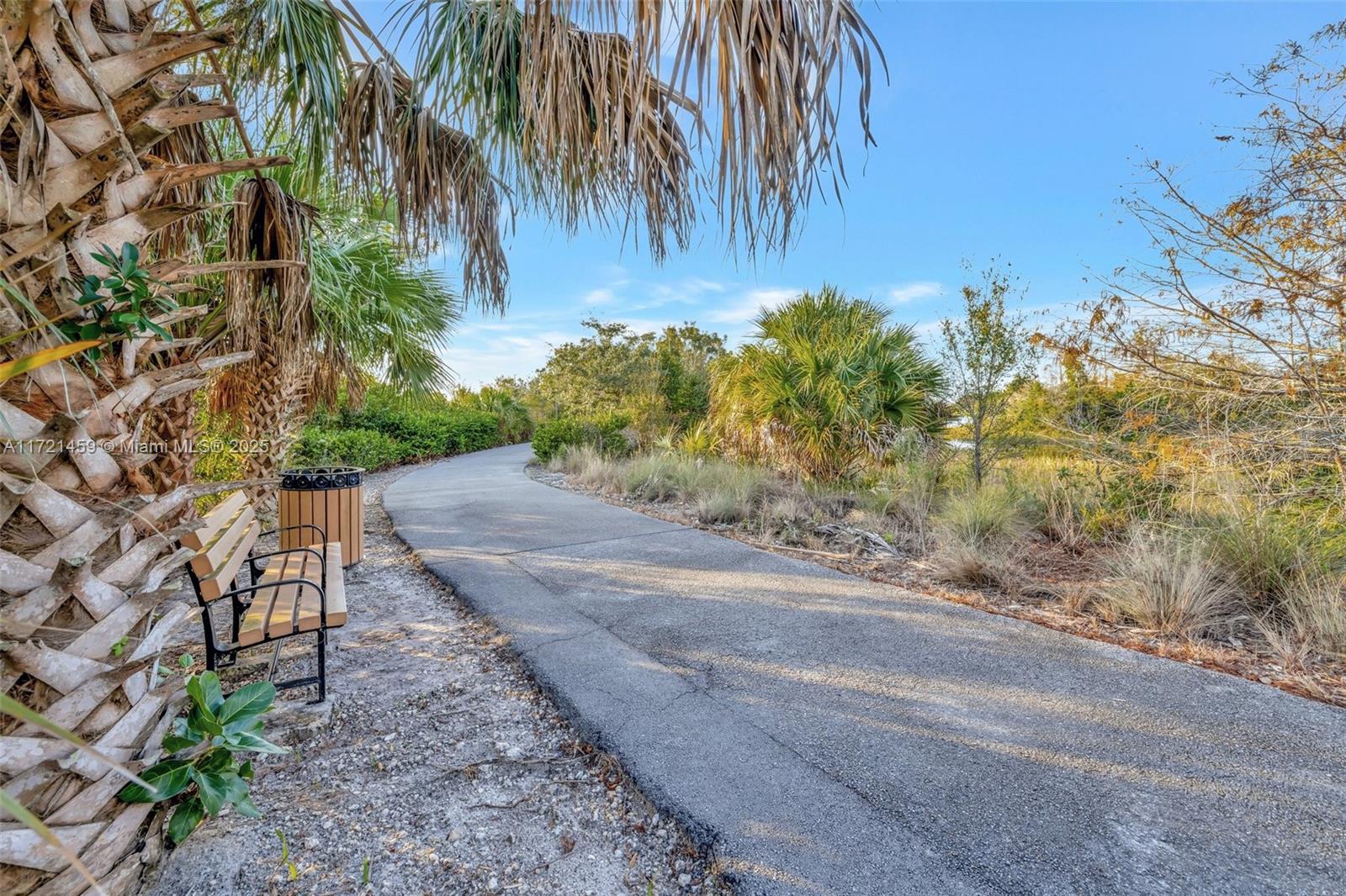 641 E Tropical Way