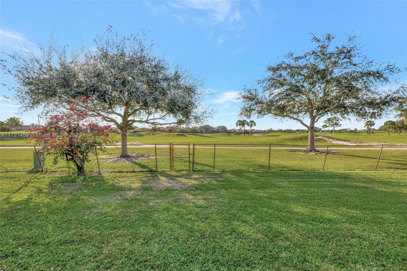 641 E Tropical Way
