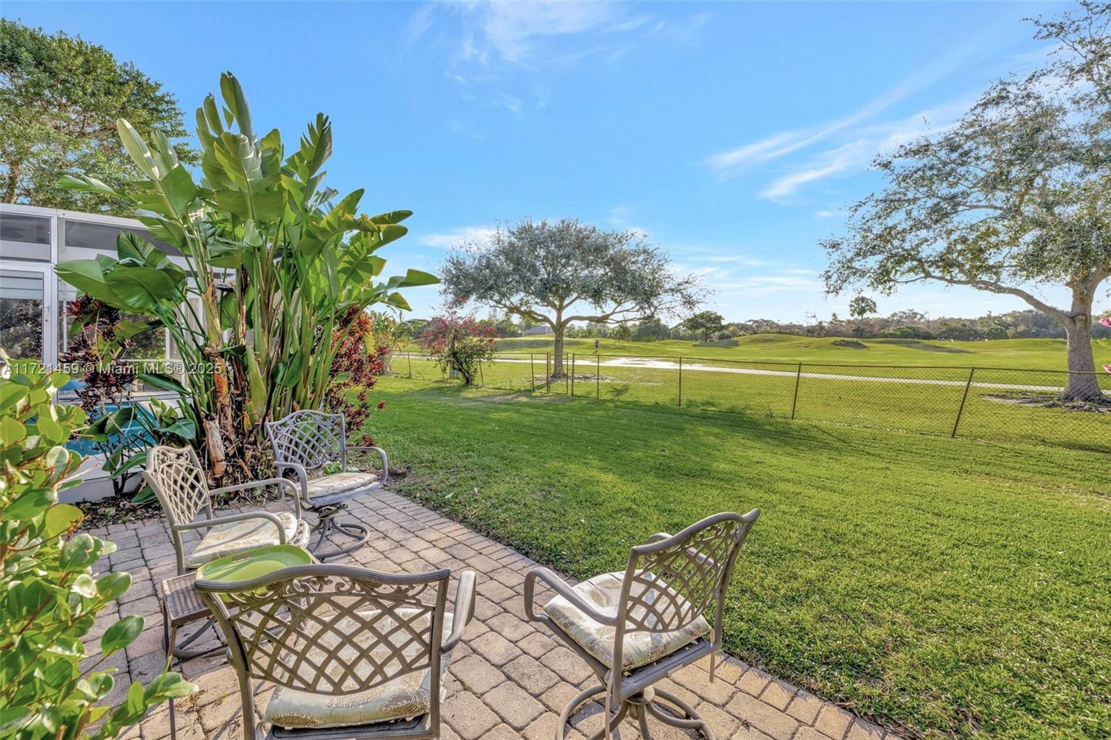 641 E Tropical Way