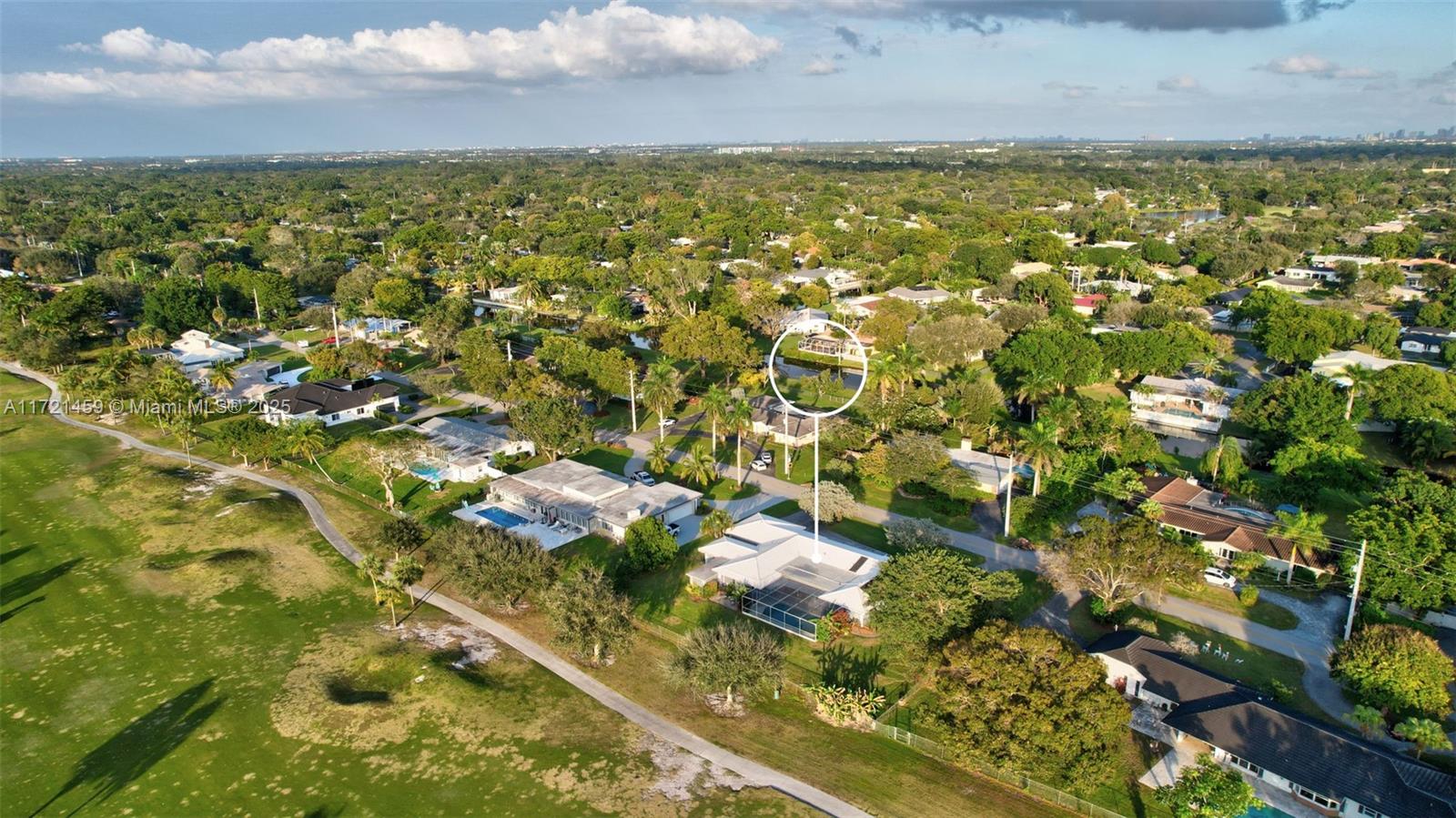 641 E Tropical Way