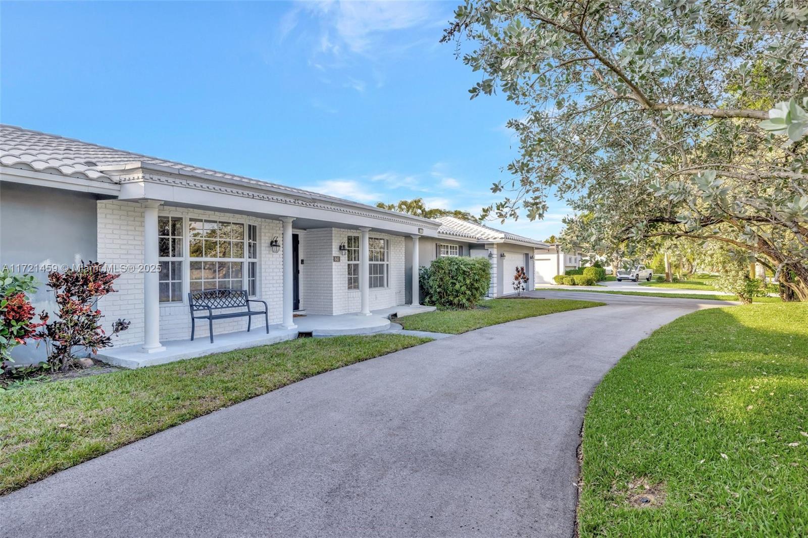 641 E Tropical Way