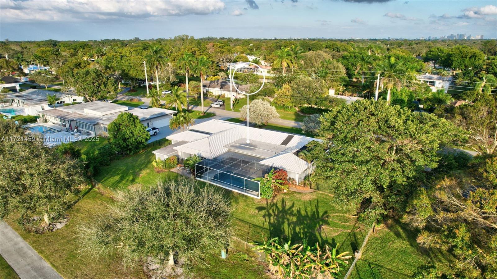 641 E Tropical Way