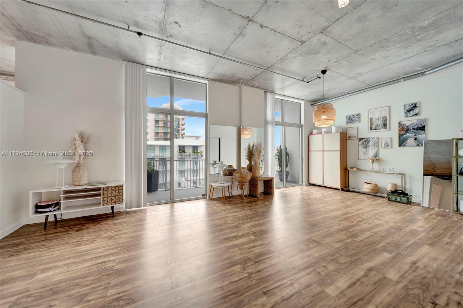 2100 Van Buren St # 508