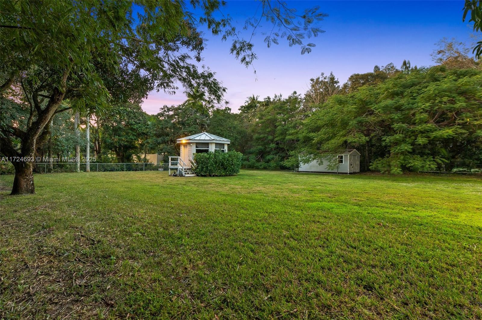 317 Farmington Dr