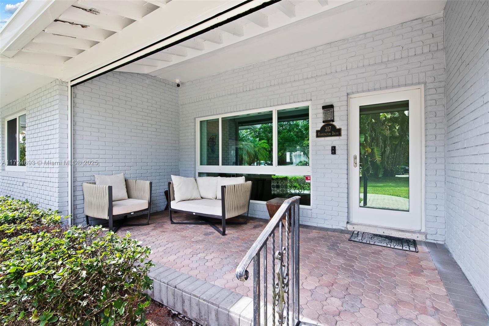 317 Farmington Dr