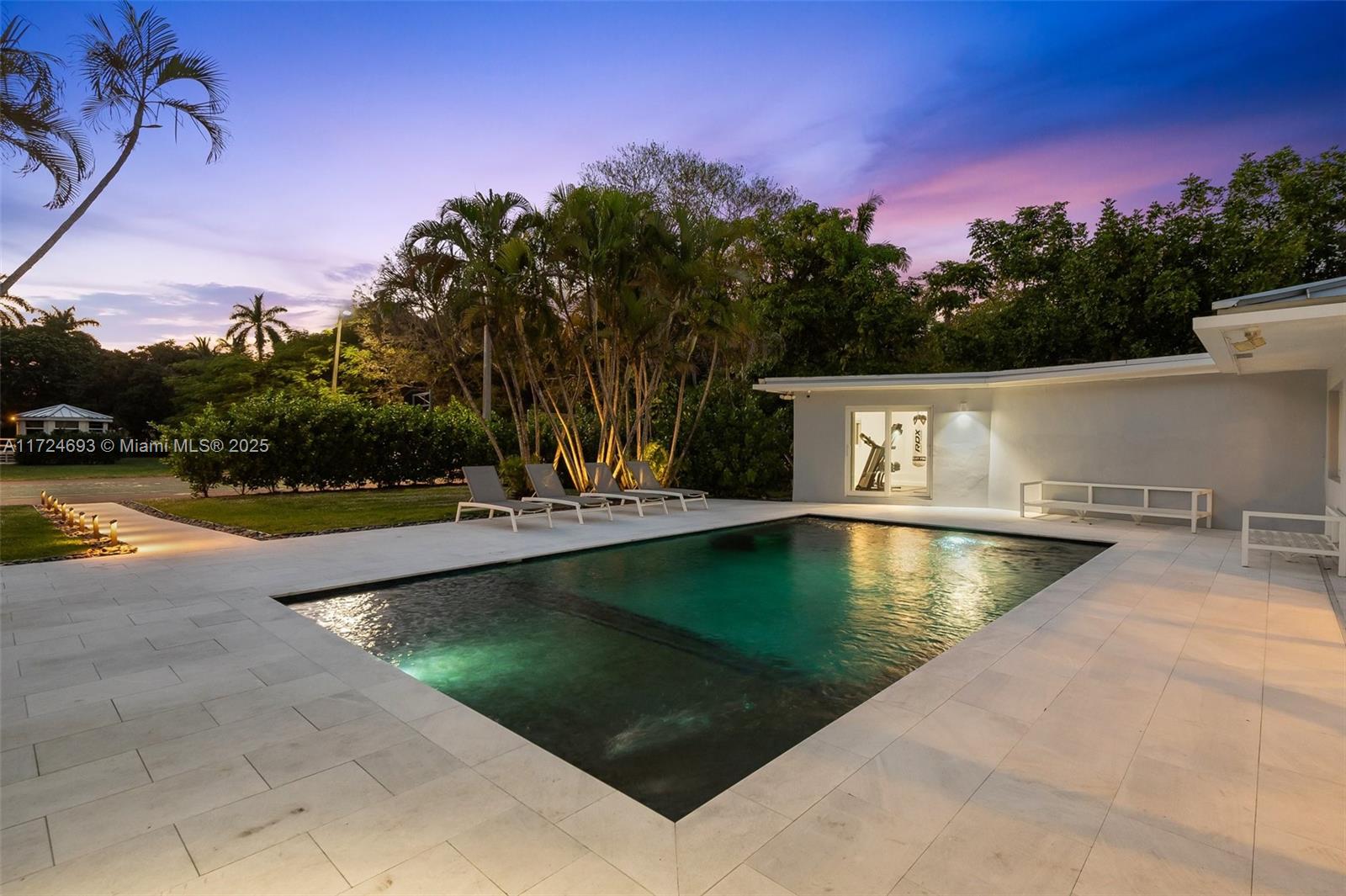 317 Farmington Dr