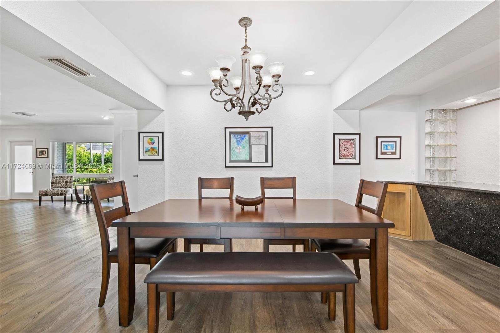 317 Farmington Dr