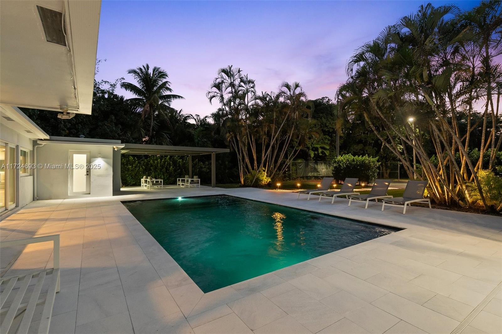 317 Farmington Dr