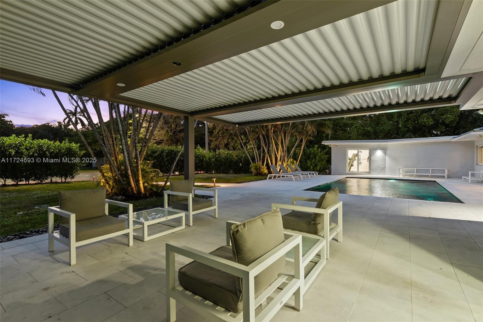 317 Farmington Dr