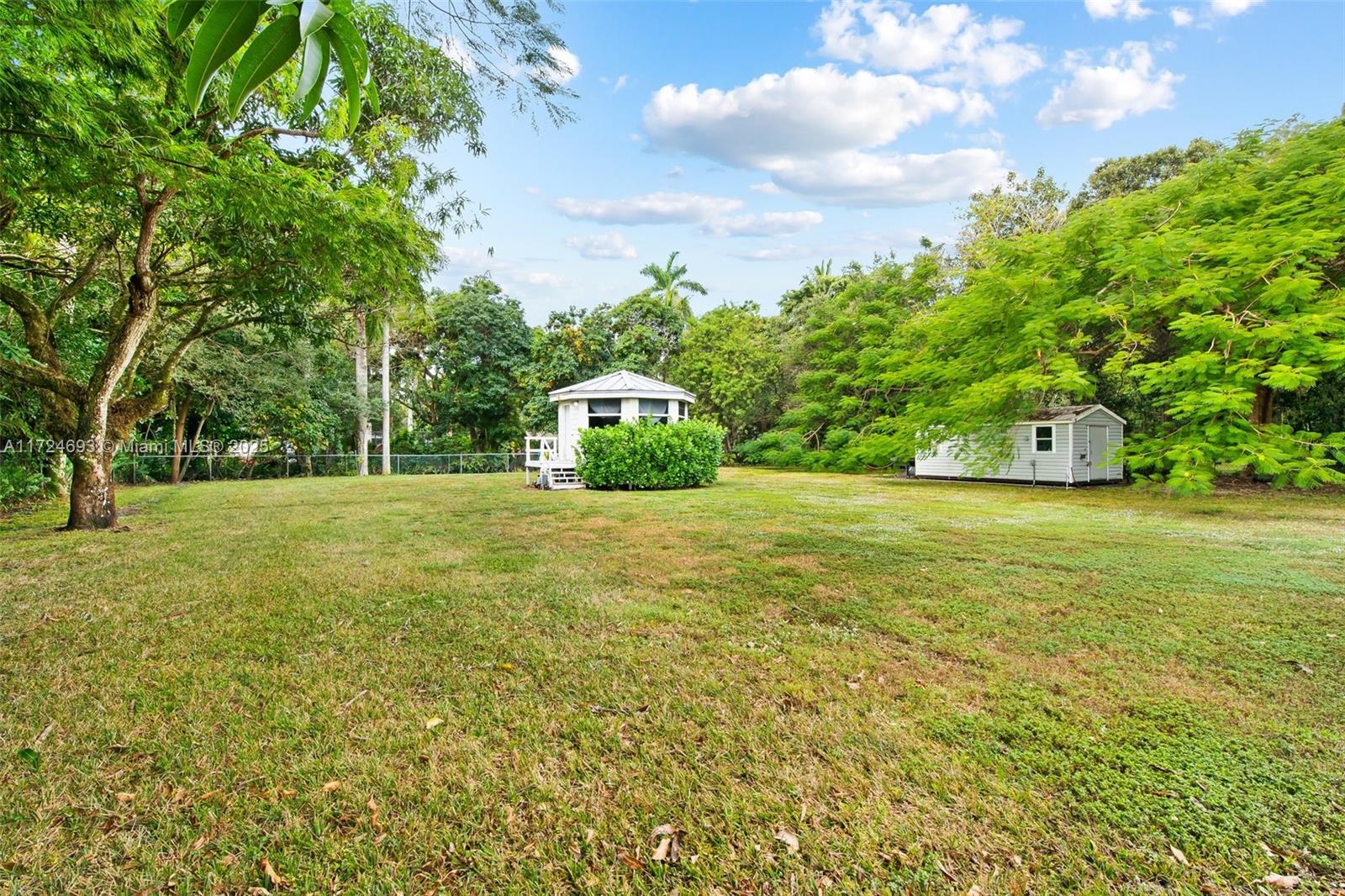 317 Farmington Dr
